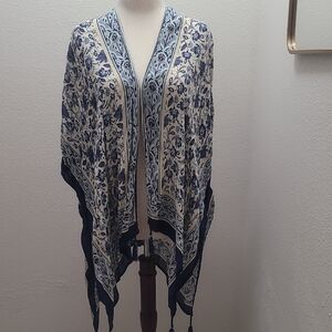 Vince Camuto Navy and Cream Patterned Shawl